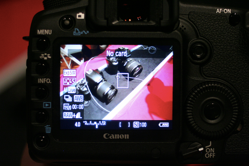 Illustration for article titled Hands-On: Canon EOS 5D Mark II